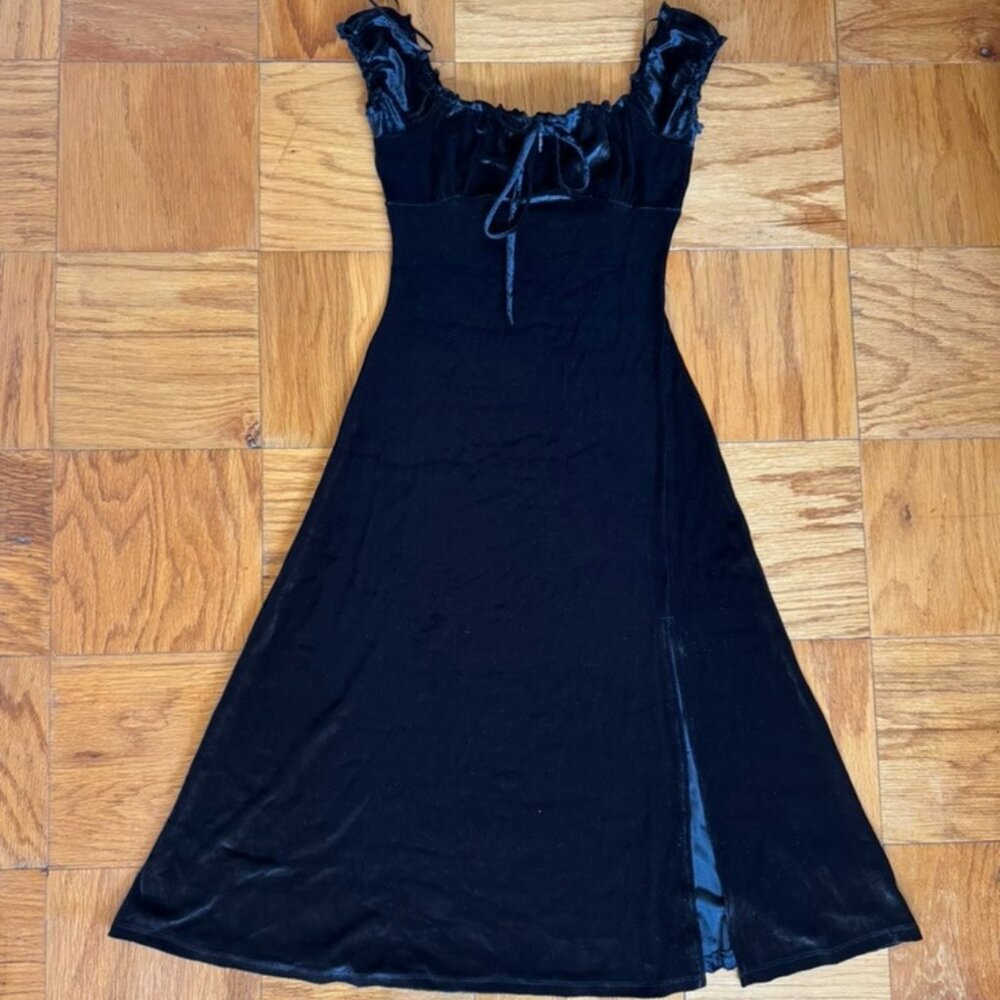 H&M black velvet dress